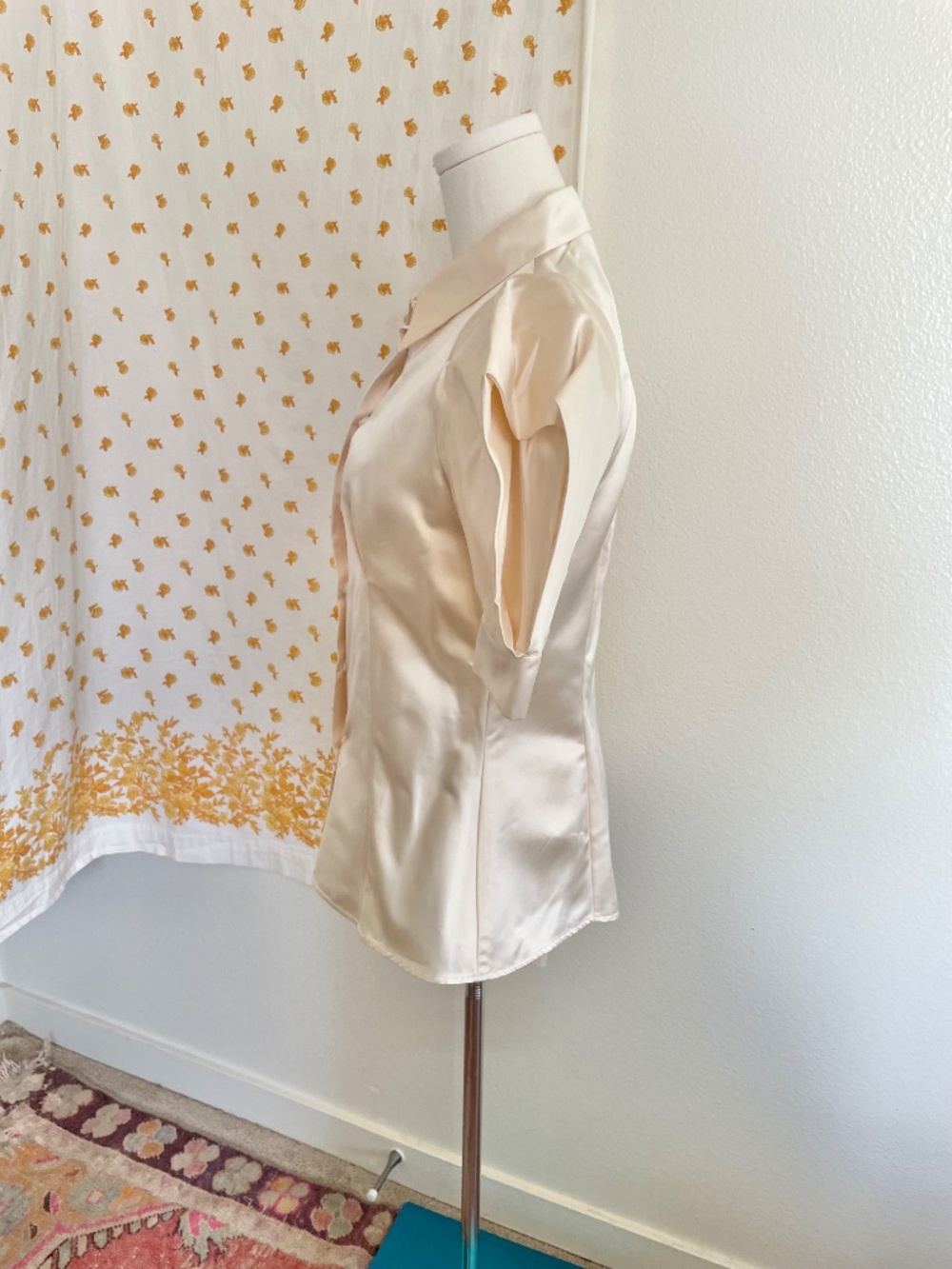 Prada Ivory Silk Puffy Sleeve Blouse Made in Italy - Picture 3 of 13